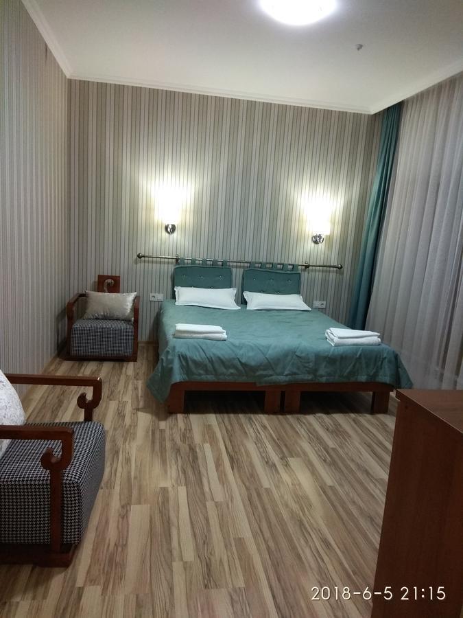 Azimut Hotel Balykchy Bagian luar foto
